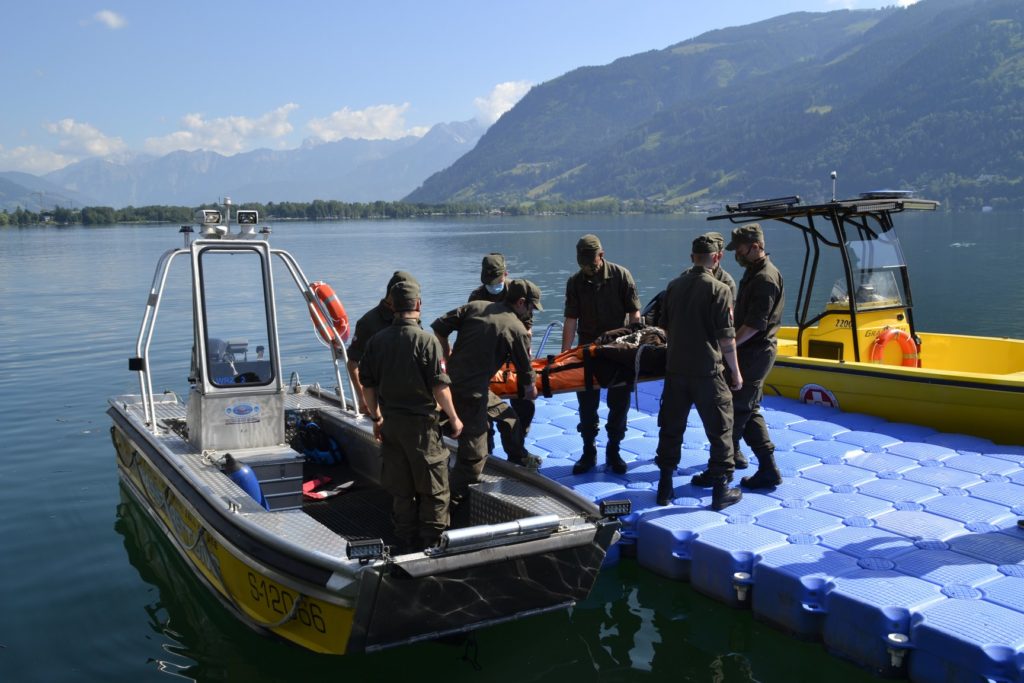 bung mit sterreichischem Bundesherr 2